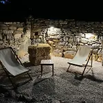 Peaceful New With Saltwater Pool Вилла