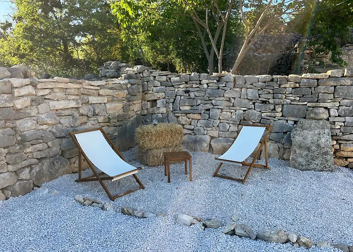 Peaceful New With Saltwater Pool Vila