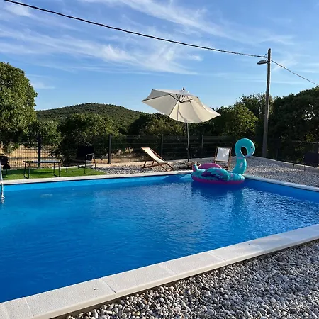 Peaceful New With Saltwater Pool Vila