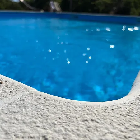 Peaceful New With Saltwater Pool Brgud