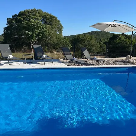 Peaceful New With Saltwater Pool Brgud