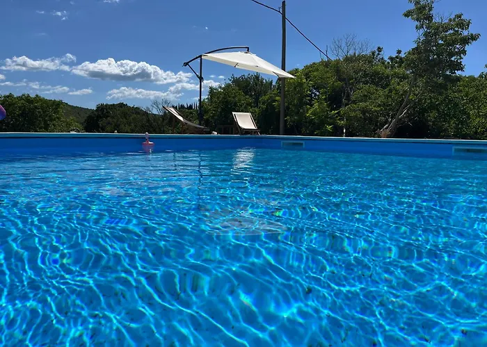 Peaceful New With Saltwater Pool Villa Brgud