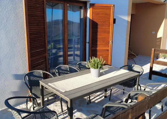 Vila Peaceful New With Saltwater Pool *